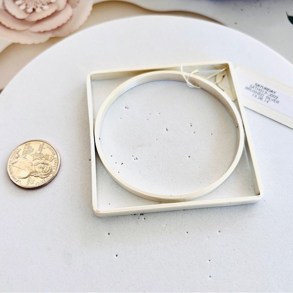2014’s Vintage Kate Spade Saturday Brushed Silver Bangle Bracelet - Picture 1 of 3